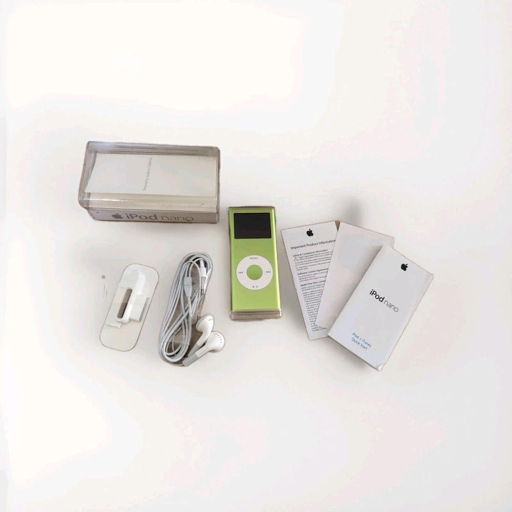 Apple iPod Shuffle A1199 Green 4GB 2nd Gen MP3 Player Tested Excellent Headphone